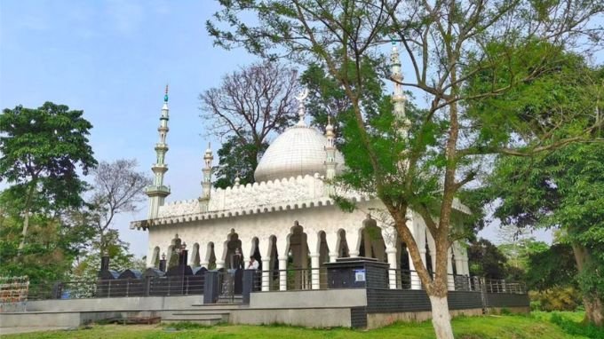 religious places of Assamese Muslims : azan faqir dargah